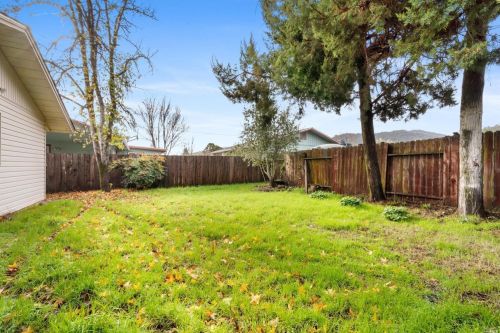 401 Lovers Ln, Ukiah CA  95482-3101 exterior