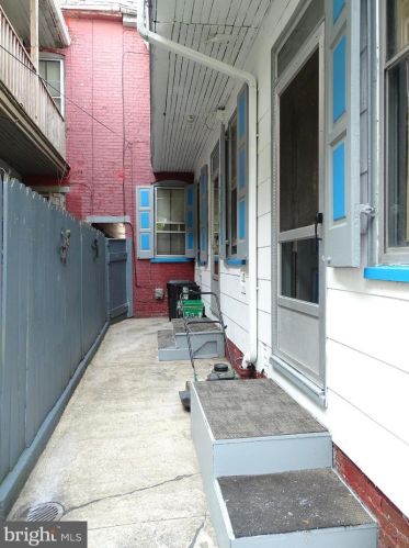 349 Philadelphia St, York PA  17401-2941 exterior