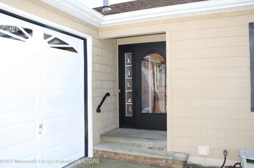 61 Yardarm Ct, Berkeley Township, NJ 08721-1413