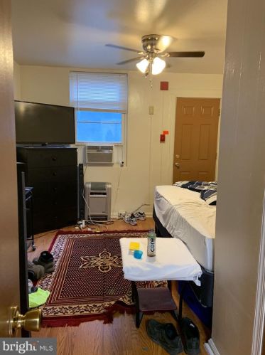 2140 10th St, Philadelphia PA 19148-3005 exterior