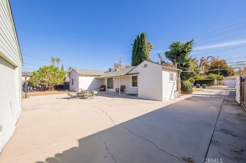 2062 Flower St, Santa Ana CA 92706-1928 exterior