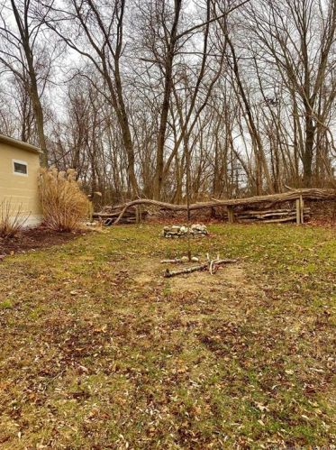 68 Black Point Rd, Niantic, CT 06357-2338