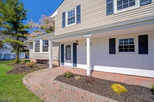 319 Goldfinch Dr, Bridgewater, NJ 08807-1107