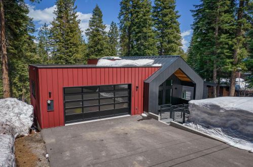 10660 Laurelwood Dr, Truckee, CA 96161-2508