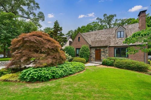 2858 Hills Dr, Atlanta GA  30305-3210 exterior