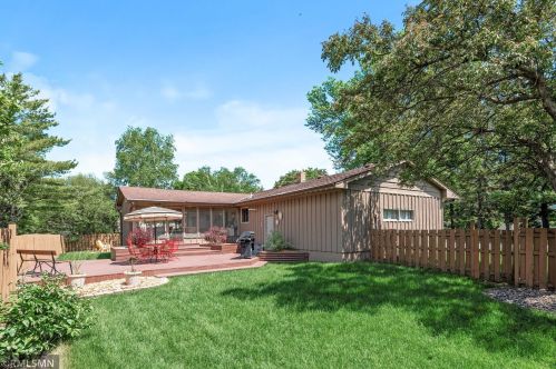 789 Heather Dr, Saint Paul MN  55126-3117 exterior