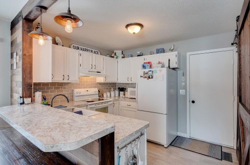 5983 Dellwood Ave, Saint Paul MN  55126-8451 exterior