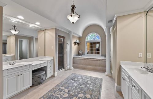 2308 Briarcliff Cmns, Atlanta GA  30345-2173 exterior