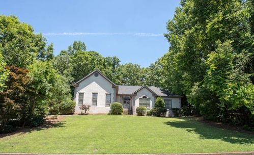 920 Forest Overlook Trl, Atlanta GA  30331-8307 exterior