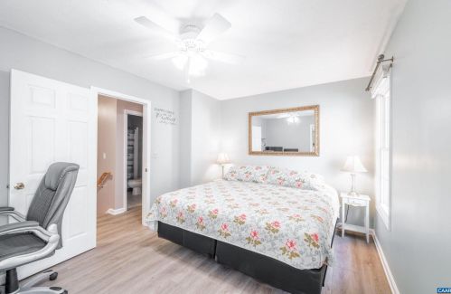 13 Piedmont Ln, Bybee VA  22963-2128 exterior