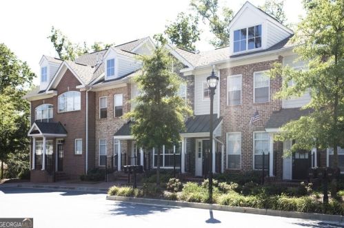 1143 Glenridge Pl, Atlanta, GA 30342-1781