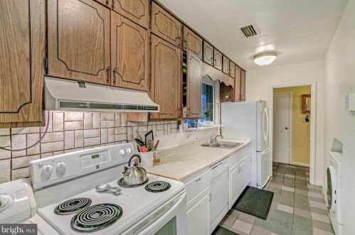 1113 Navahoe Dr, Silver Spring MD 20903-3338 exterior