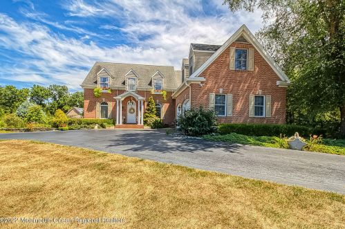 33 Wygant Rd, Upper Freehold Township, NJ 08514-1902