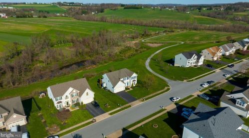 1455 Karens Way, York, PA 17402-8547