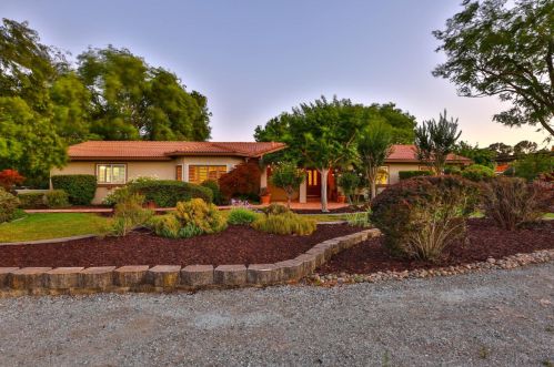 2000 Day Rd, Gilroy, CA 95020-9443