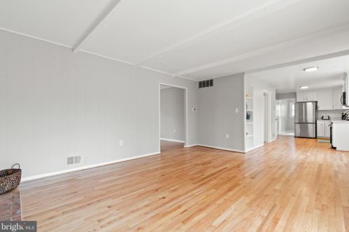 1609 Billman Ln, Silver Spring MD 20902-1421 exterior