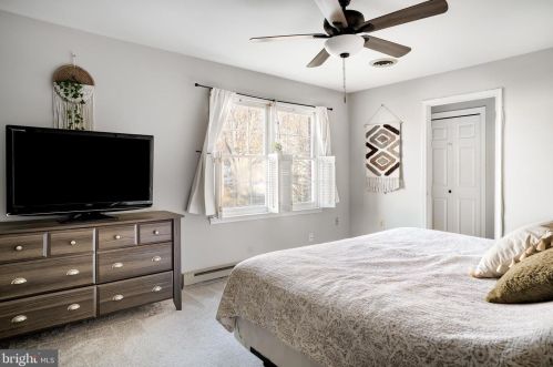 23 Berkeley Ct, Charles Town WV  25414-4221 exterior