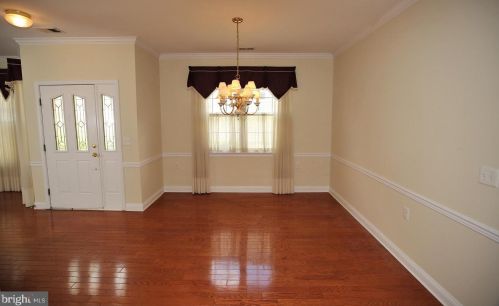 6 Hummingbird Dr, Trenton NJ  08690-3557 exterior