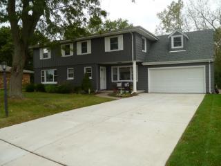 5417 James Rd, Peoria, IL 61615-3408