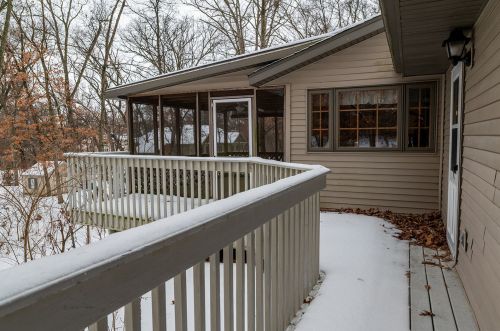 703 Missouri Dr, Nelson IL  61021-8903 exterior