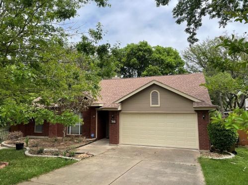 7905 Cahill Dr, Austin TX  78729-6439 exterior