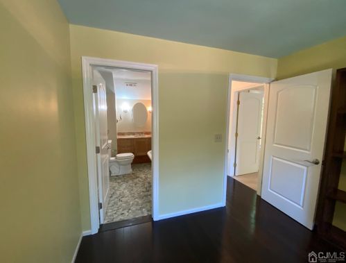 252 Sayre Dr, Princeton NJ  08540-5841 exterior