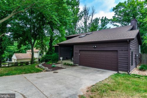 8586 Hayshed Ln, Columbia, MD 21045-2614