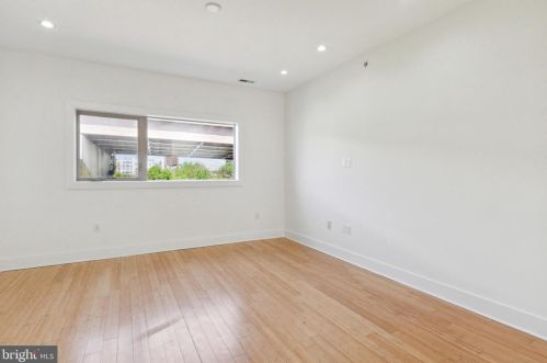 412 Front St, Philadelphia PA 19147-1701 exterior