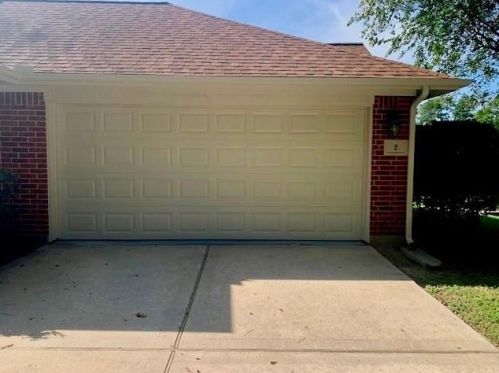 2 Creekmist Pl, Conroe TX  77385-3489 exterior