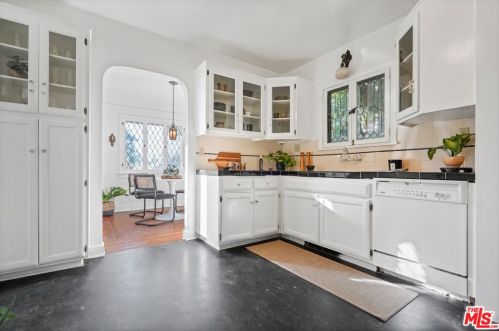 1212 Cedar St, Glendale CA  91207-1427 exterior