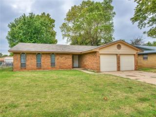 541 Woodland Dr, Mustang, OK 73064-3322
