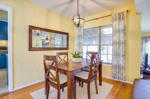 108 Hankins Dr, Azle, TX 76020-3630