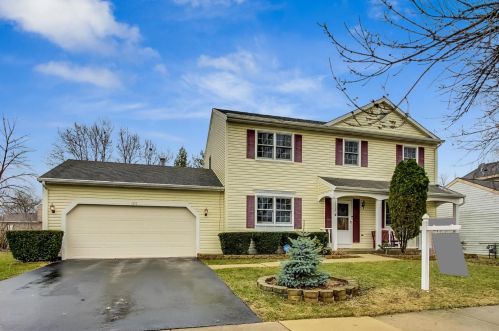 1312 Creighton Ave, Naperville, IL 60565-2901