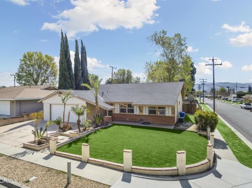 2864 Racine St, Simi Valley, CA 93065-2720