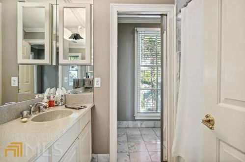 3281 Habersham Rd, Atlanta GA 30305-1170 exterior