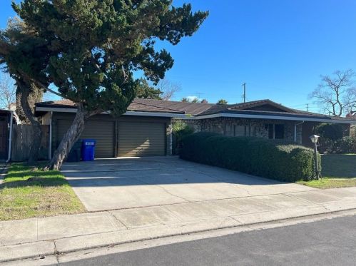 1404 Wallin Way, Modesto, CA 95351-4829