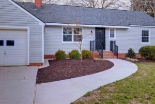 902 Jackson Dr, Williamsburg, VA
