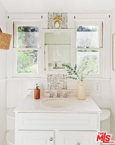 2480 Chevy Chase Dr, Glendale CA  91206-1845 exterior