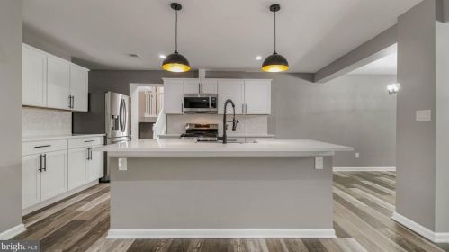 2912 Newcastle Ave, Silver Spring MD 20910-1216 exterior