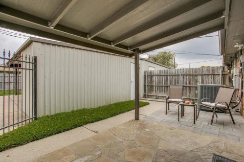 5725 Cancun Dr, Fort Worth TX  exterior