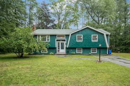 11 Shady Ln, Plaistow, NH 03865-2111