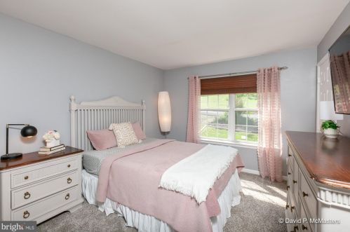 423 Shannondale Rd, Harpers Ferry WV 25425-4564 exterior