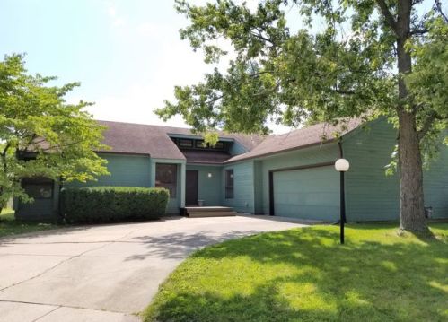 2005 Clover Ct, Champaign, IL 61821-6345