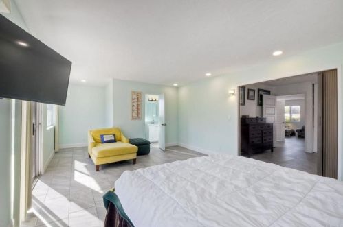 3547 Mira Pacific Dr, Oceanside CA  92056-3933 exterior
