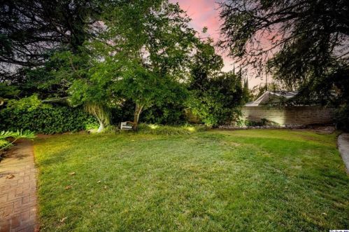 5021 Dunsmore Ave, Glendale CA  91214-1108 exterior