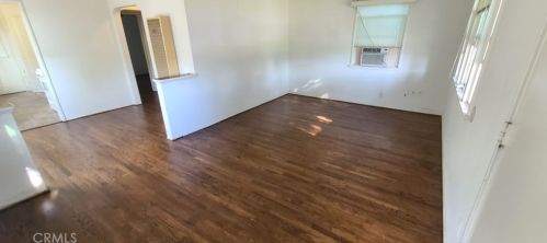 1336 Whitnall Hwy, Burbank, CA 91505-2111