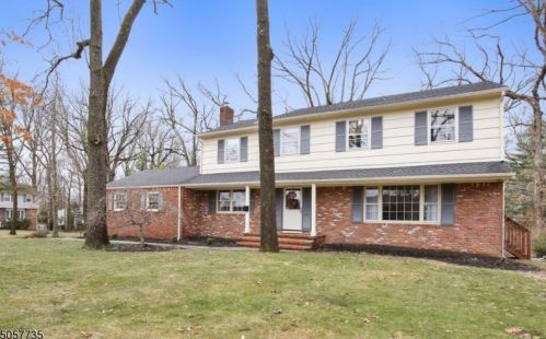 106 Watchung Blvd, Berkeley Heights, NJ 07922-2726