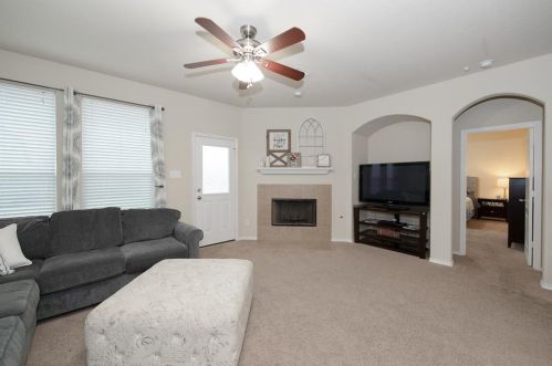 5302 Jay Thrush Dr, Richmond TX 77407-4011 exterior