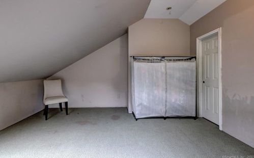 5 West Ct, Derby CT  06418-2643 exterior