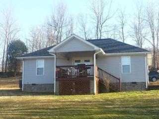 117 Jack Bradley Rd, Elizabethton, TN 37643-4900